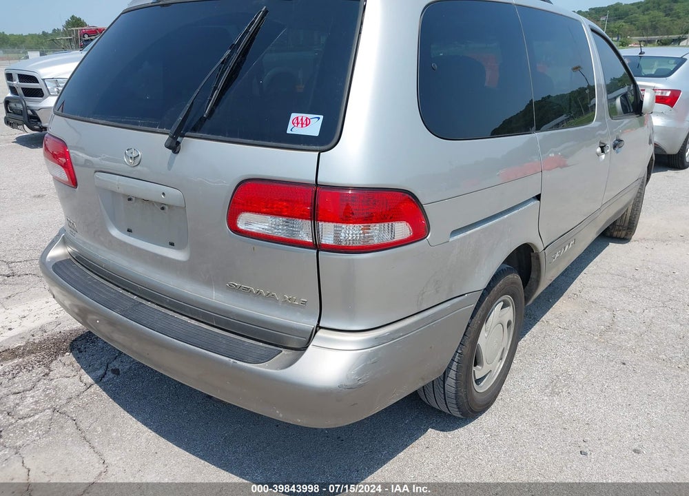 2002 TOYOTA SIENNA XLE VIN: 4T3ZF13C62U460327