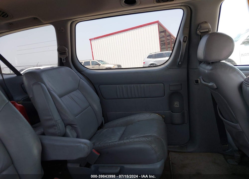 2002 TOYOTA SIENNA XLE VIN: 4T3ZF13C62U460327