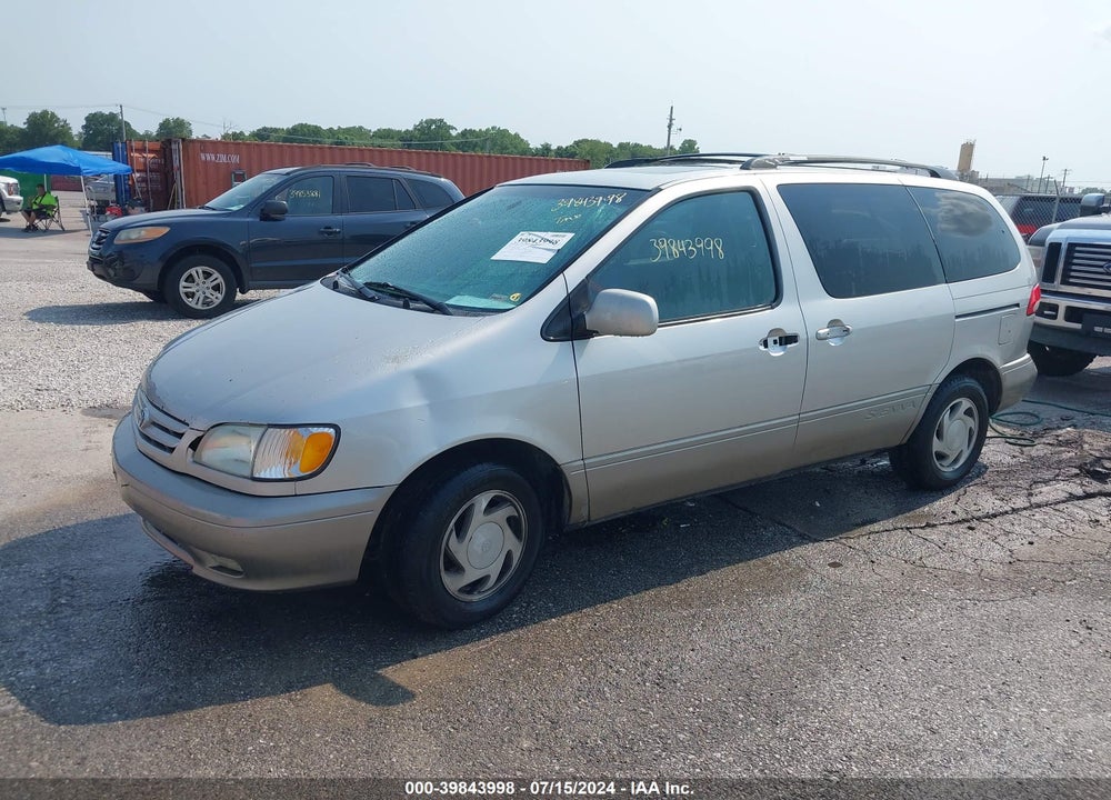 2002 TOYOTA SIENNA XLE VIN: 4T3ZF13C62U460327