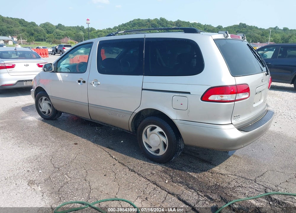 2002 TOYOTA SIENNA XLE VIN: 4T3ZF13C62U460327