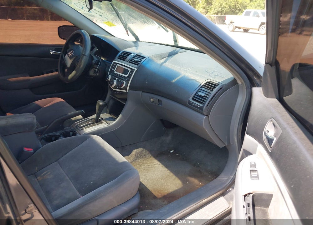 2005 HONDA ACCORD 2.4 EX VIN: 1HGCM56775A037519