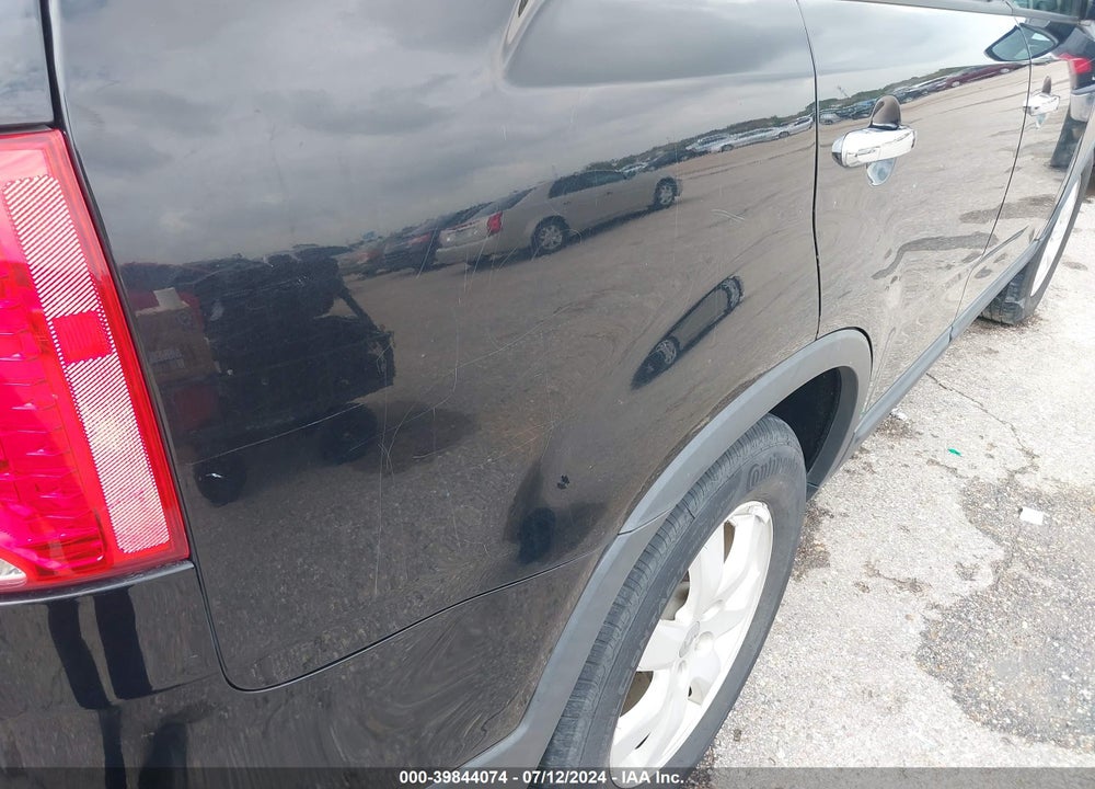 2012 KIA SORENTO LX V6 VIN: 5XYKT4A25CG296543