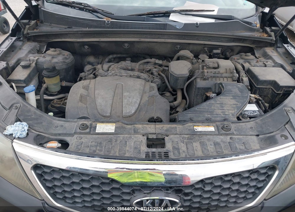 2012 KIA SORENTO LX V6 VIN: 5XYKT4A25CG296543