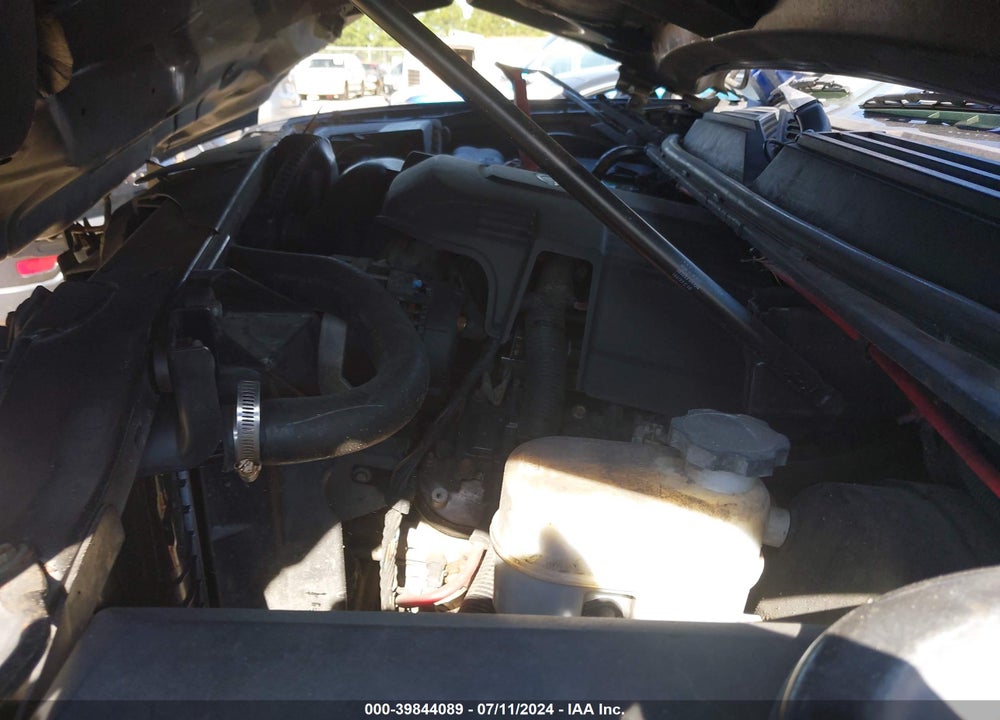 2008 CHEVROLET TAHOE VIN: 1GNFC13028R207460