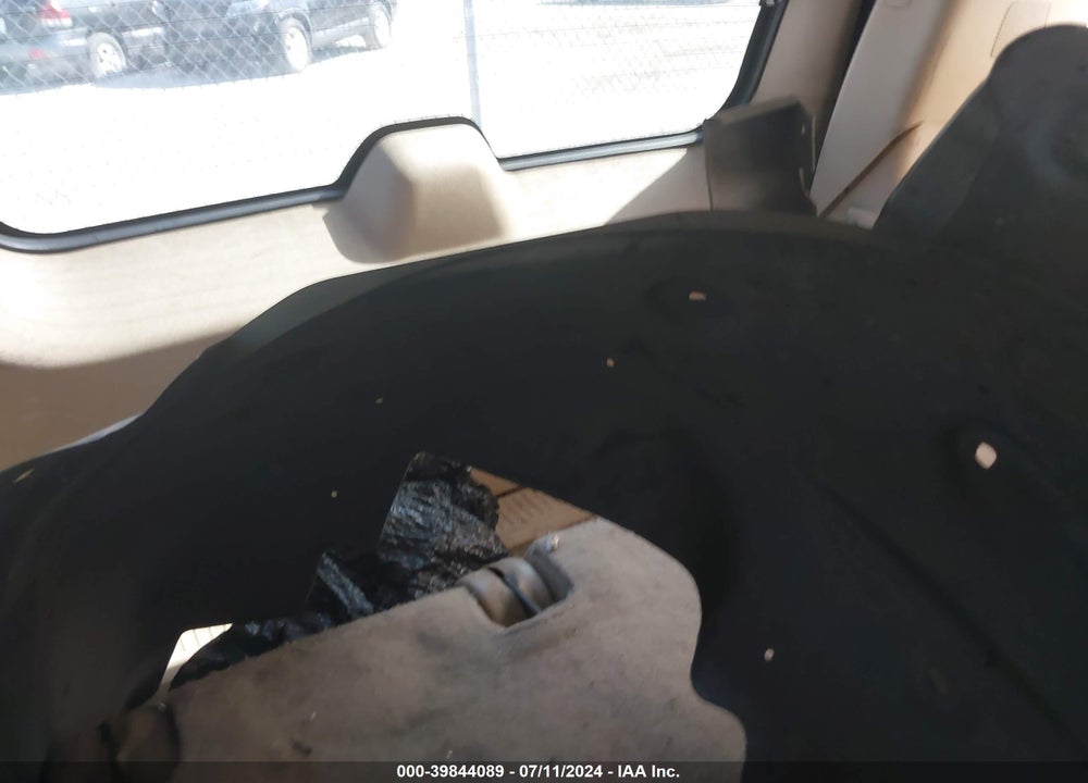 2008 CHEVROLET TAHOE VIN: 1GNFC13028R207460