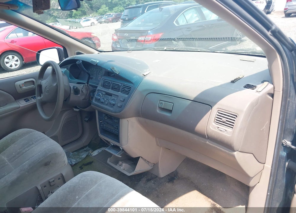 1998 TOYOTA SIENNA LE VIN: 4T3ZF13C9WU012279