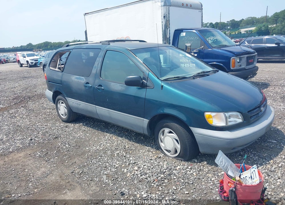 1998 TOYOTA SIENNA LE VIN: 4T3ZF13C9WU012279
