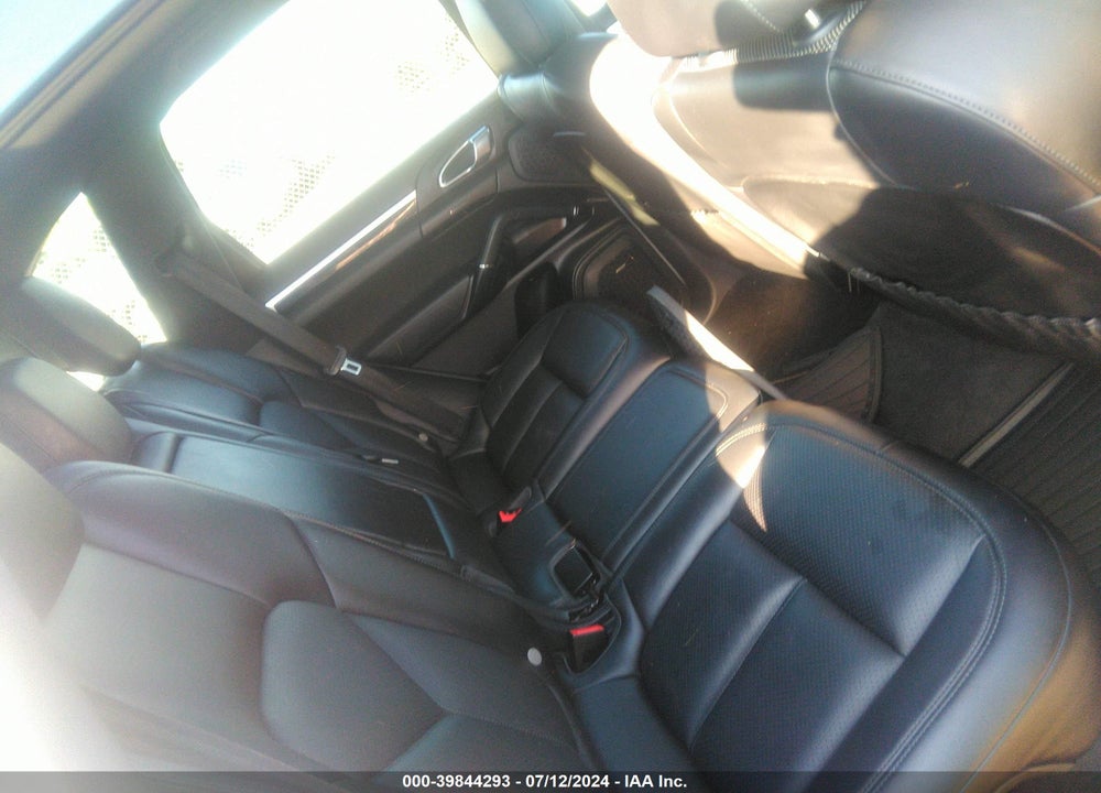 2016 PORSCHE CAYENNE E-HYBRID S VIN: WP1AE2A22GLA62122
