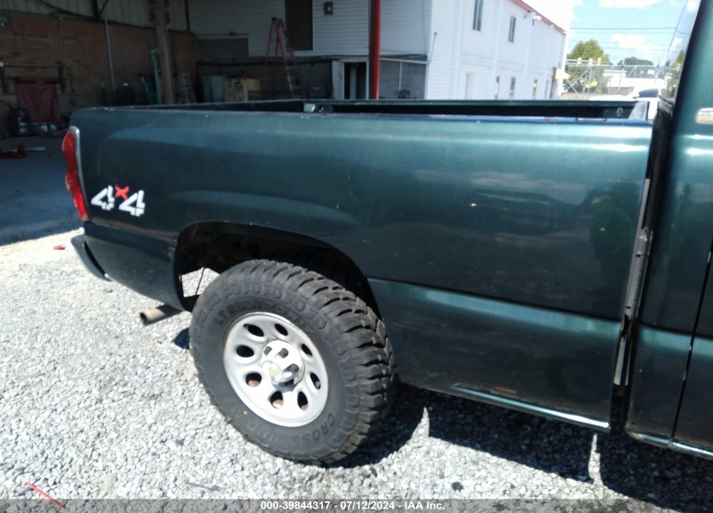 2005 CHEVROLET SILVERADO 1500 WORK TRUCK VIN: 1GCEK19B55E144048