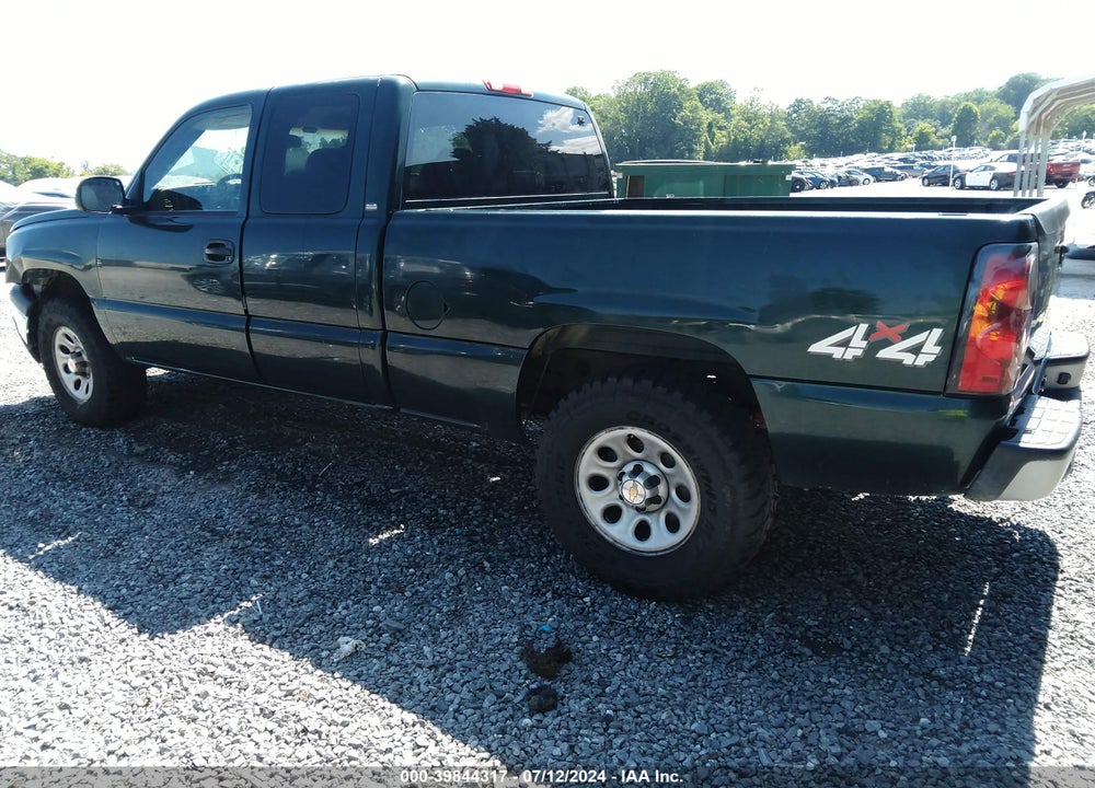 2005 CHEVROLET SILVERADO 1500 WORK TRUCK VIN: 1GCEK19B55E144048