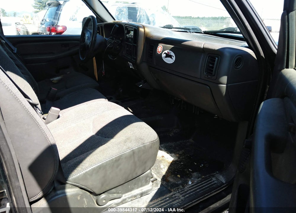 2005 CHEVROLET SILVERADO 1500 WORK TRUCK VIN: 1GCEK19B55E144048