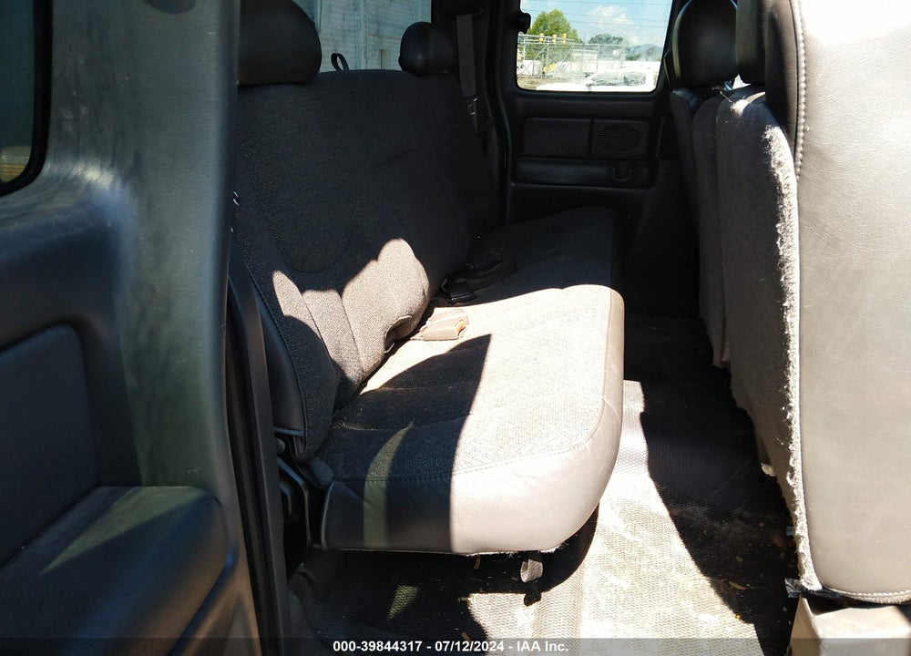 2005 CHEVROLET SILVERADO 1500 WORK TRUCK VIN: 1GCEK19B55E144048