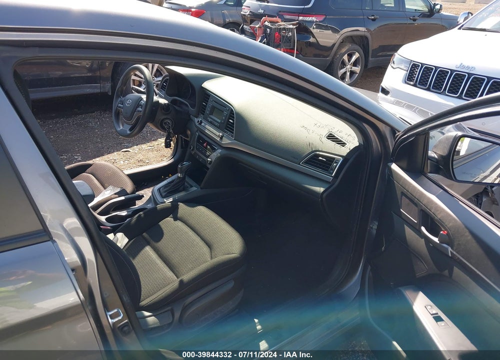 2018 HYUNDAI ELANTRA SE VIN: 5NPD74LFXJH354326