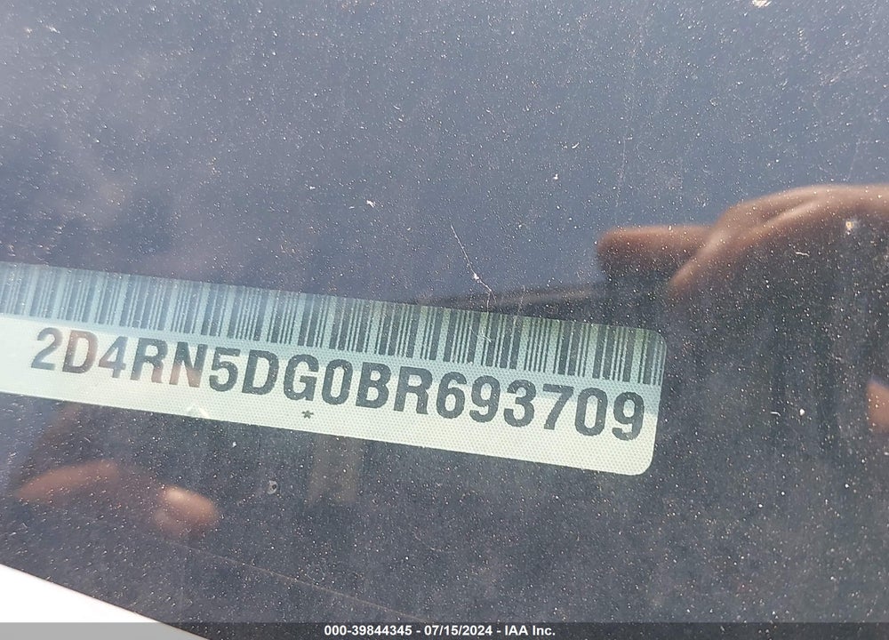 2011 DODGE GRAND CARAVAN CREW VIN: 2D4RN5DG0BR693709
