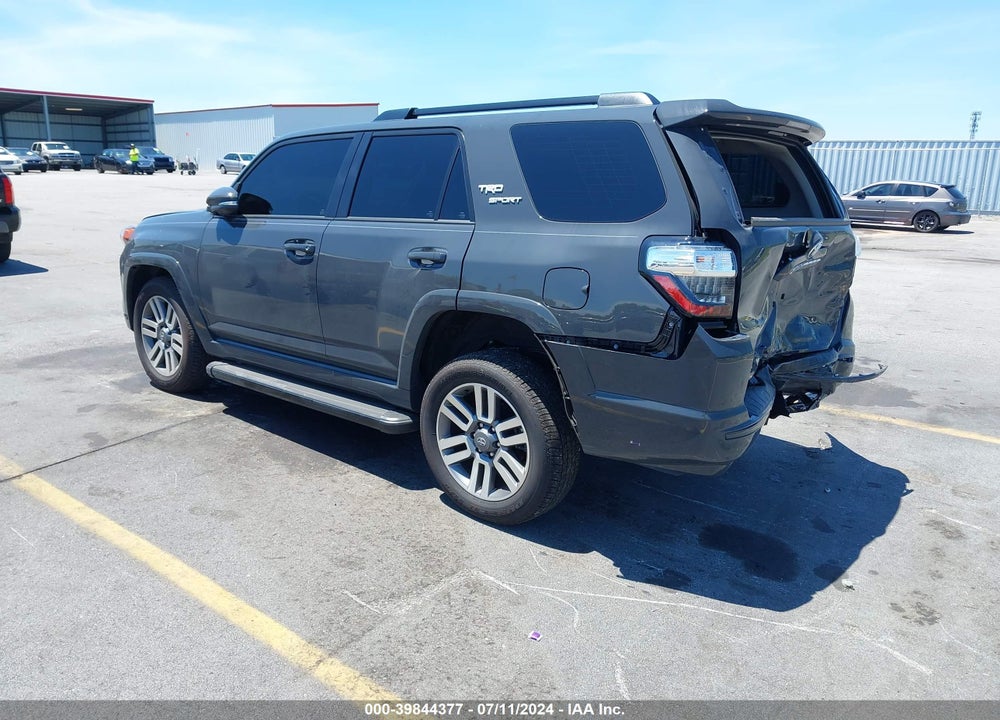 2024 TOYOTA 4RUNNER TRD SPORT VIN: JTEAU5JR0R5311197