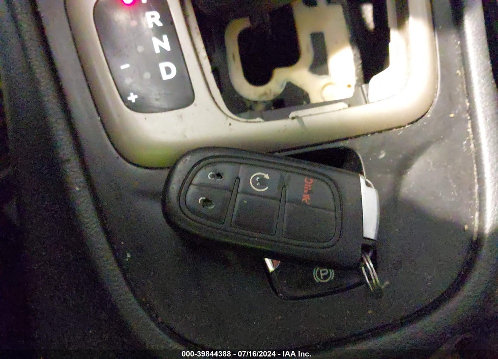 2016 JEEP CHEROKEE VIN: 1C4PJMDB4GW255689