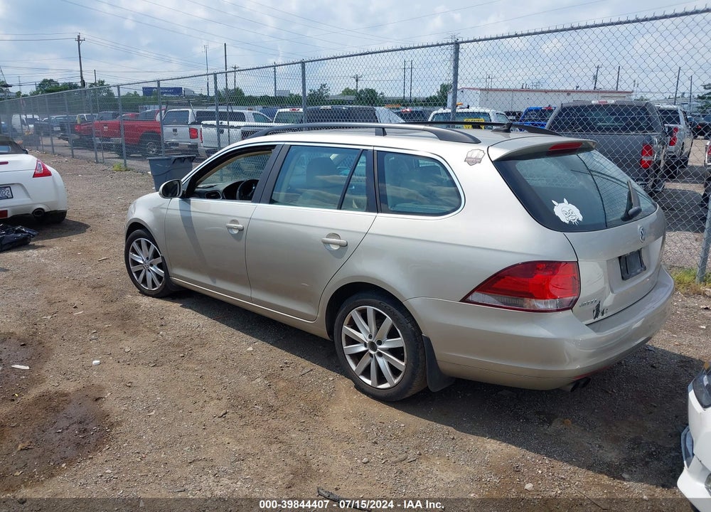 2014 VOLKSWAGEN JETTA SPORTWAGEN 2.0L TDI VIN: 3VWPL7AJXEM605585