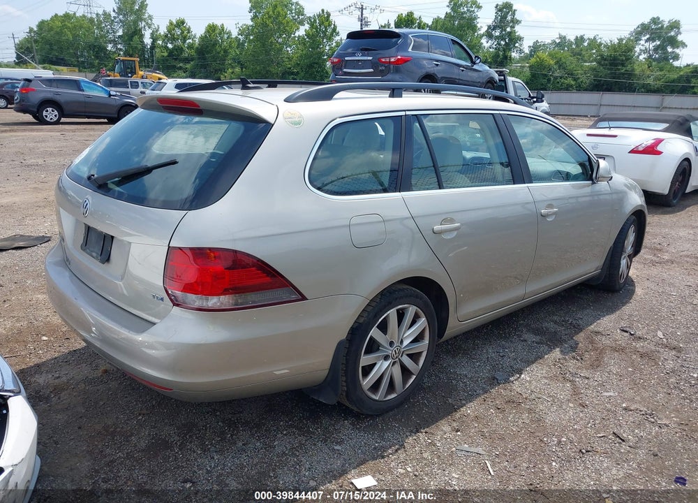 2014 VOLKSWAGEN JETTA SPORTWAGEN 2.0L TDI VIN: 3VWPL7AJXEM605585