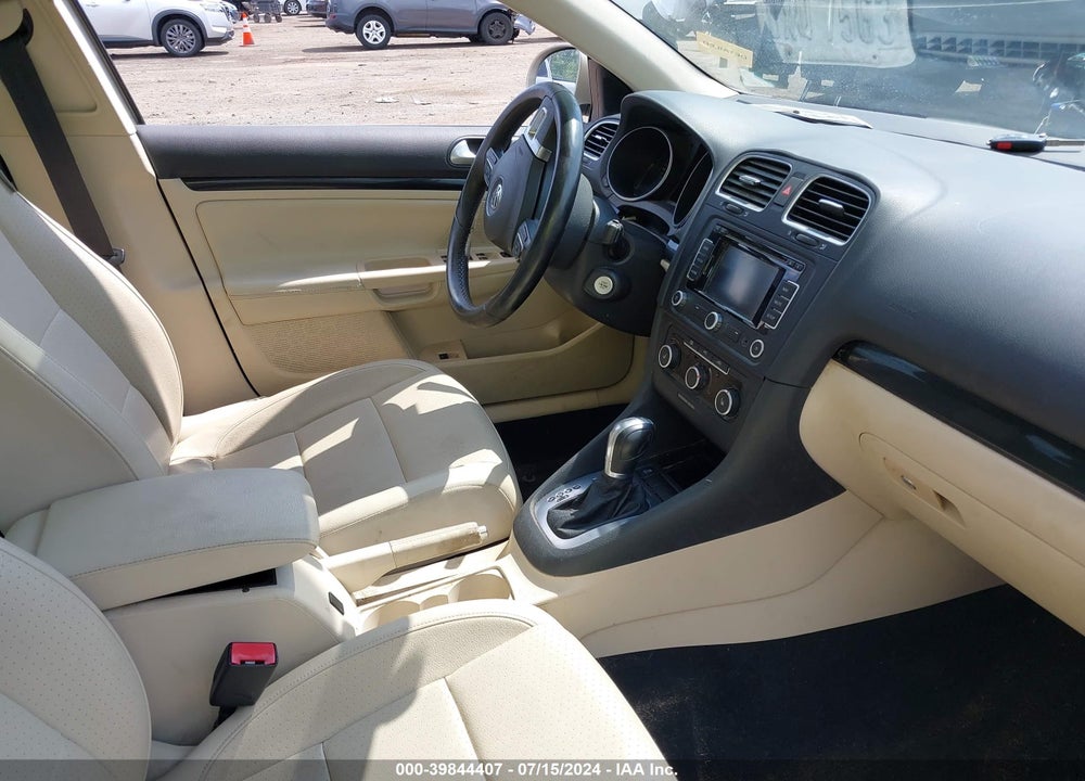 2014 VOLKSWAGEN JETTA SPORTWAGEN 2.0L TDI VIN: 3VWPL7AJXEM605585