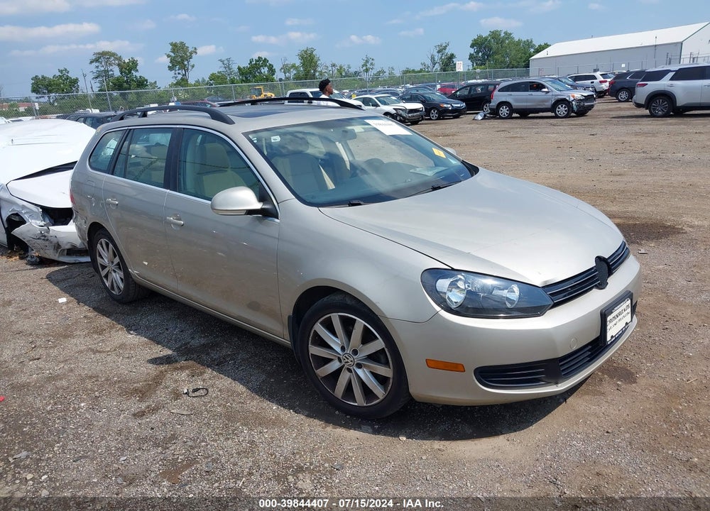 2014 VOLKSWAGEN JETTA SPORTWAGEN 2.0L TDI VIN: 3VWPL7AJXEM605585