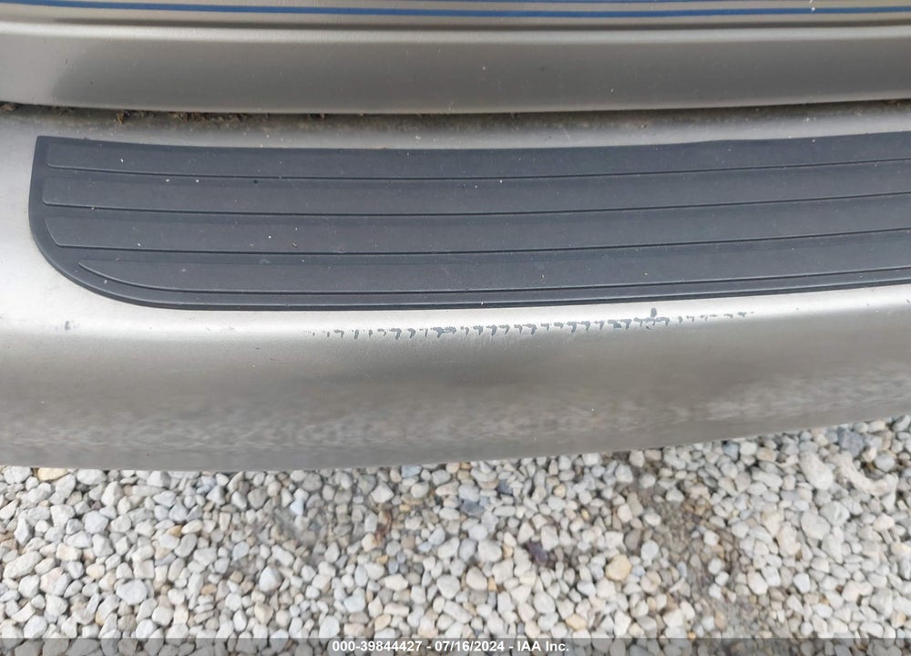 2002 TOYOTA SIENNA XLE VIN: 4T3ZF13C22U450006