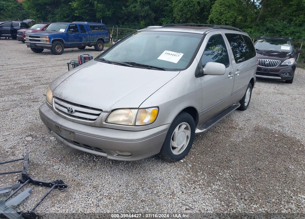 2002 TOYOTA SIENNA XLE VIN: 4T3ZF13C22U450006