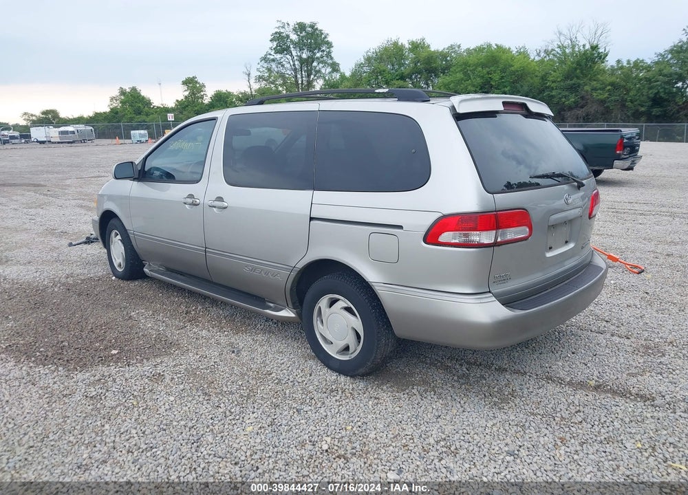 2002 TOYOTA SIENNA XLE VIN: 4T3ZF13C22U450006