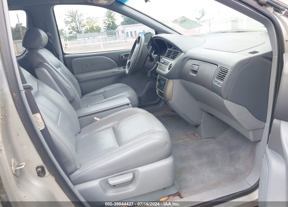 2002 TOYOTA SIENNA XLE VIN: 4T3ZF13C22U450006