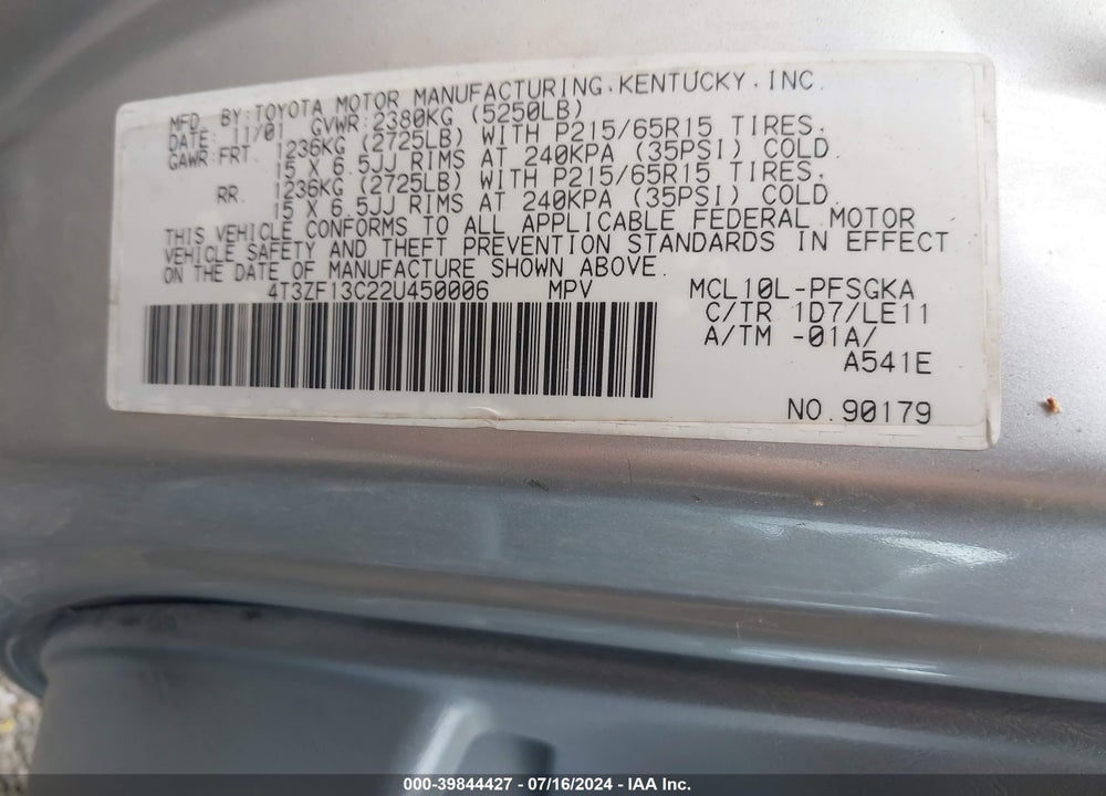 2002 TOYOTA SIENNA XLE VIN: 4T3ZF13C22U450006