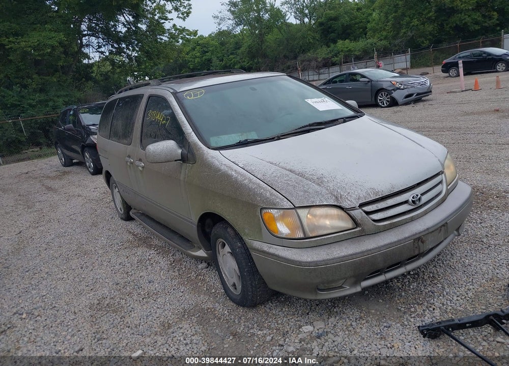 2002 TOYOTA SIENNA XLE VIN: 4T3ZF13C22U450006