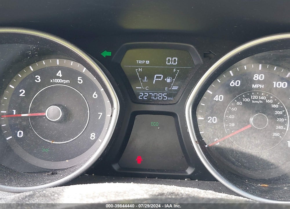 2014 HYUNDAI ELANTRA SE VIN: 5NPDH4AE2EH513594