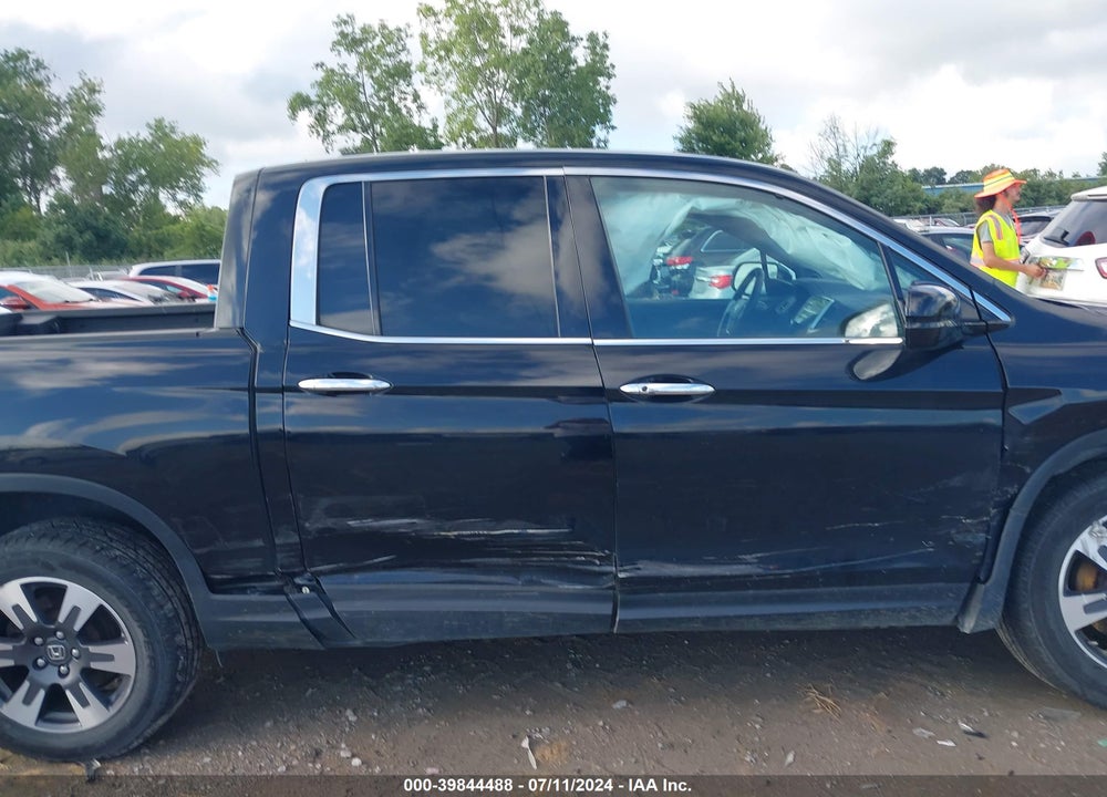 2019 HONDA RIDGELINE RTL-E VIN: 5FPYK3F70KB017637
