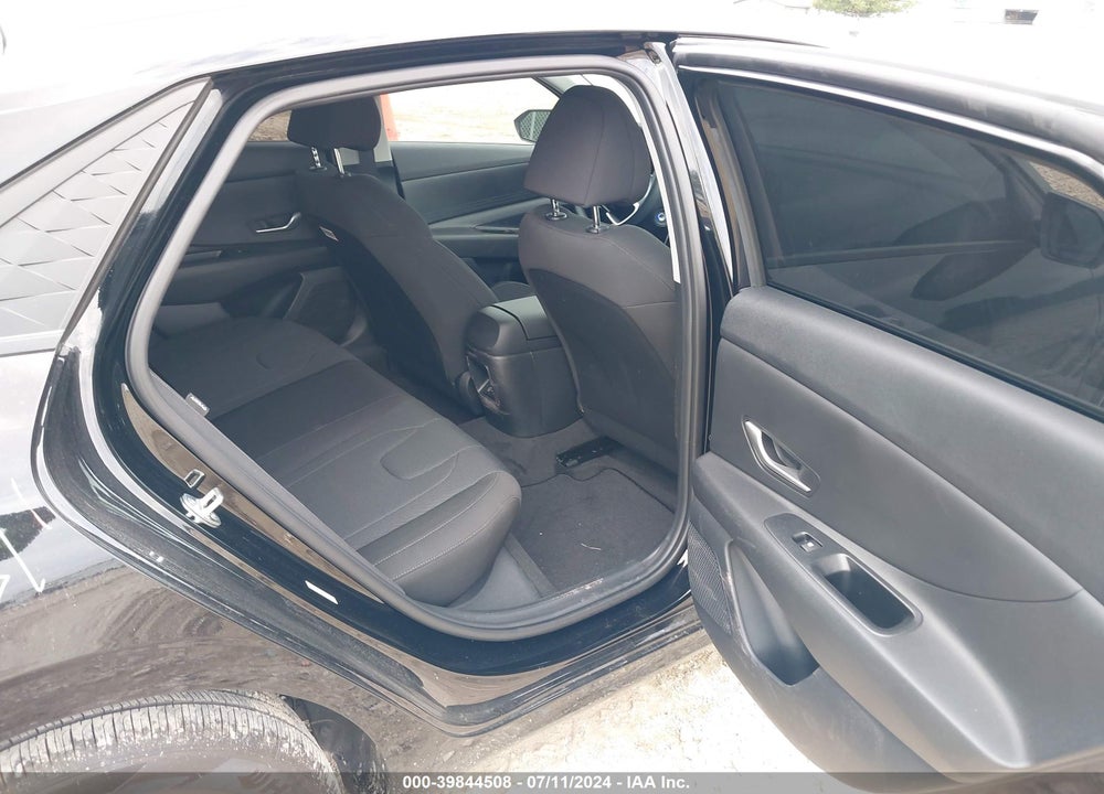2024 HYUNDAI ELANTRA SE VIN: KMHLL4DG5RU767167
