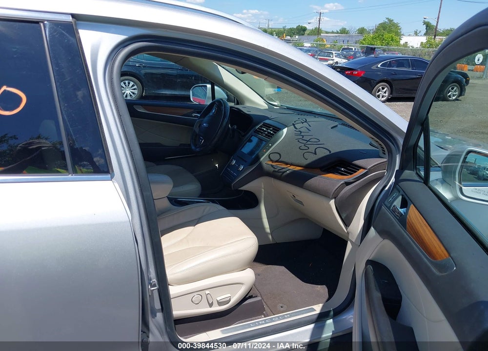 2019 LINCOLN MKC SELECT VIN: 5LMCJ2D98KUL47482