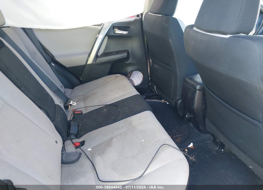2016 TOYOTA RAV4 XLE VIN: 2T3WFREV3GW292136