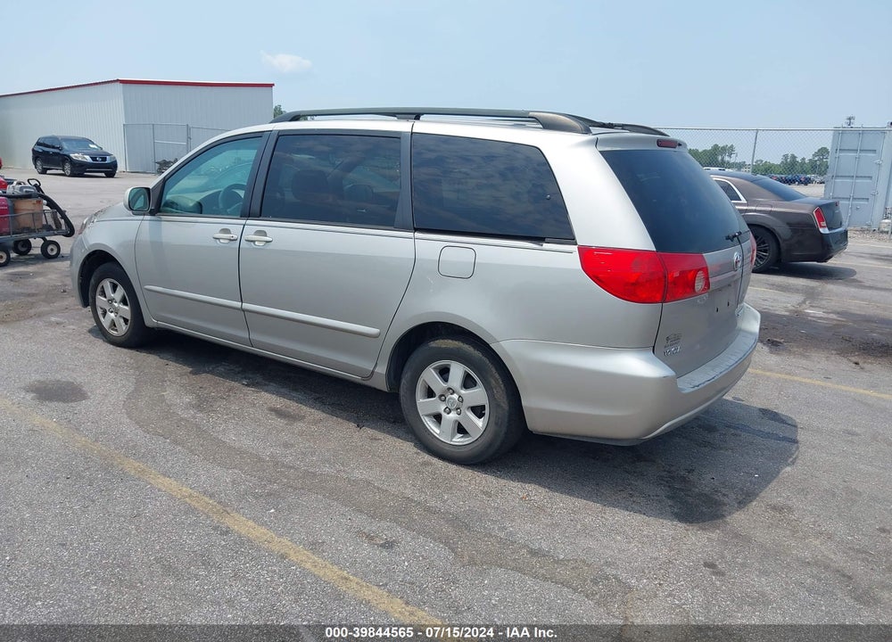2007 TOYOTA SIENNA XLE VIN: 5TDZK22C97S049421