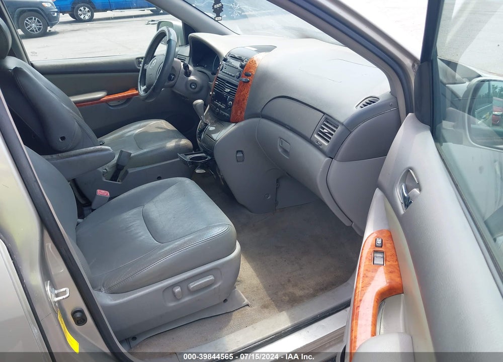 2007 TOYOTA SIENNA XLE VIN: 5TDZK22C97S049421