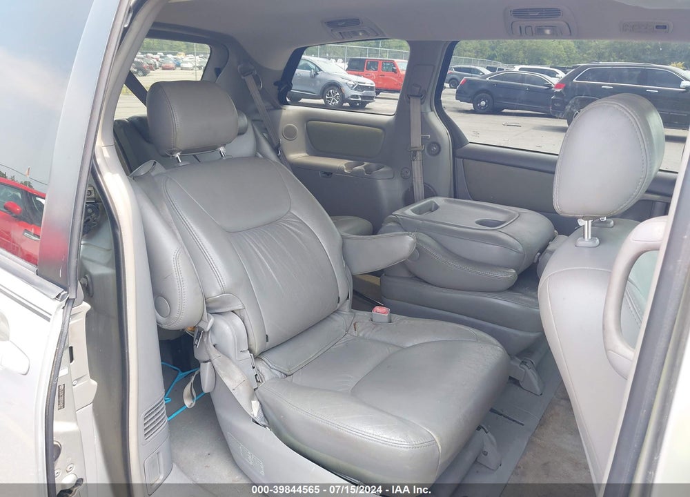 2007 TOYOTA SIENNA XLE VIN: 5TDZK22C97S049421
