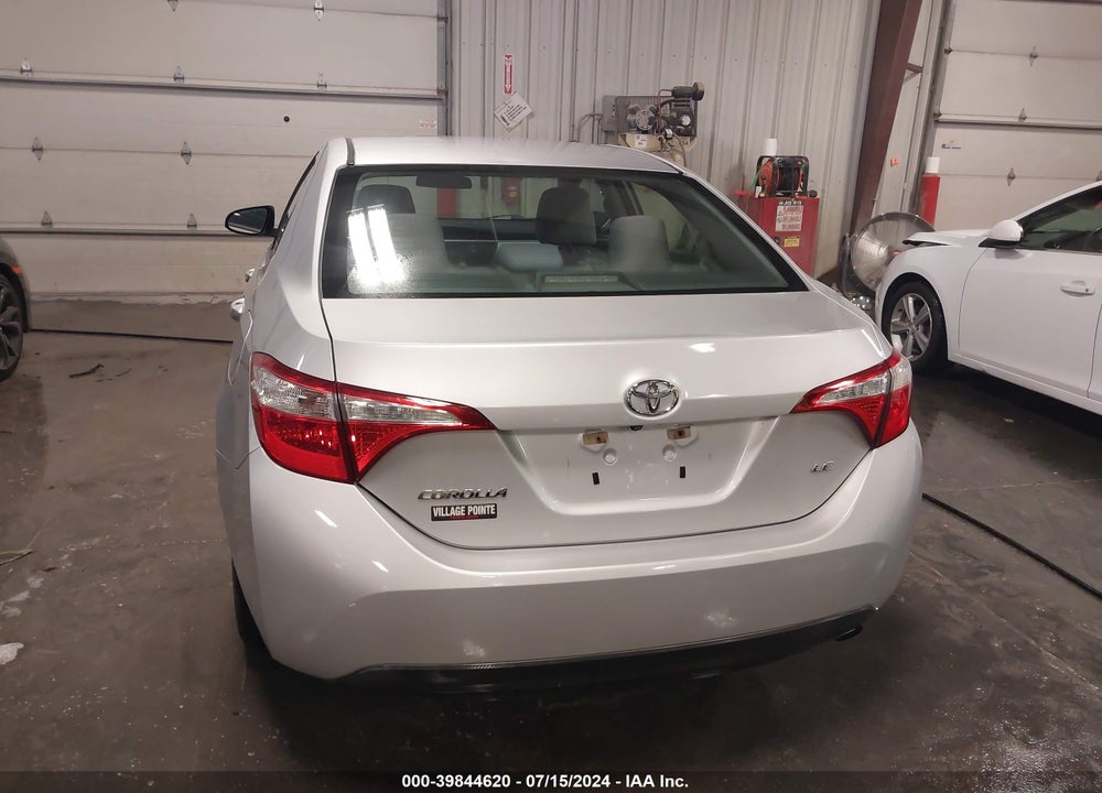 2015 TOYOTA COROLLA LE VIN: 5YFBURHE4FP310958