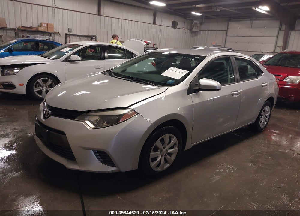 2015 TOYOTA COROLLA LE VIN: 5YFBURHE4FP310958
