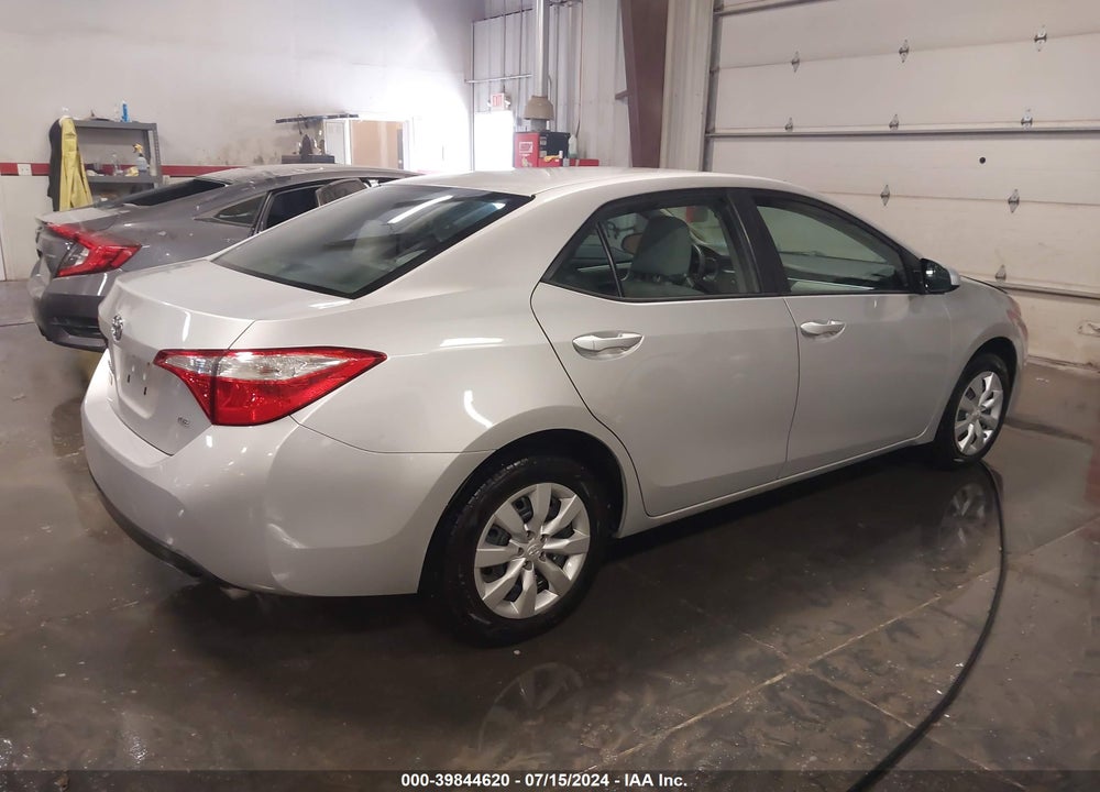 2015 TOYOTA COROLLA LE VIN: 5YFBURHE4FP310958