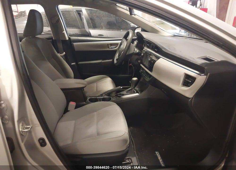 2015 TOYOTA COROLLA LE VIN: 5YFBURHE4FP310958