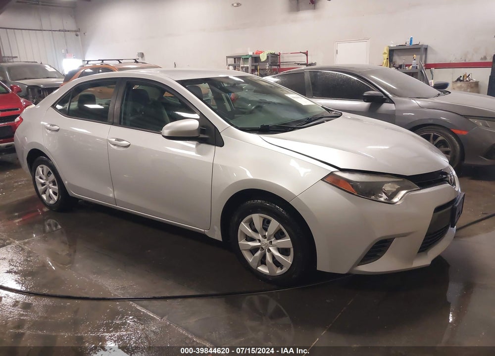2015 TOYOTA COROLLA LE VIN: 5YFBURHE4FP310958