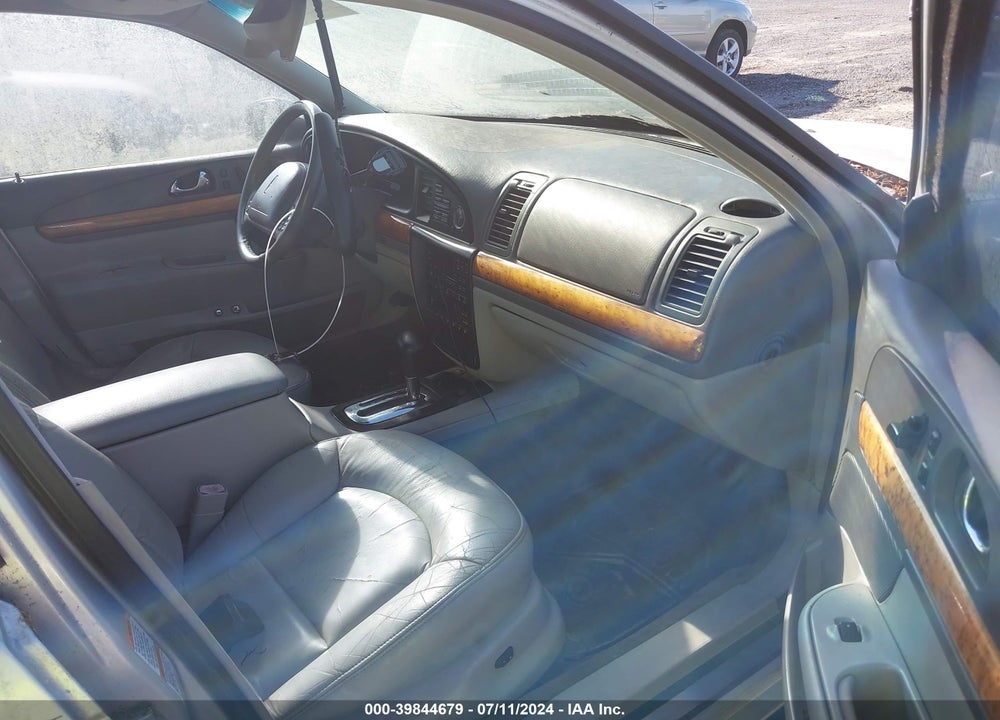 2000 LINCOLN CONTINENTAL VIN: 1LNHM97V9YY780103
