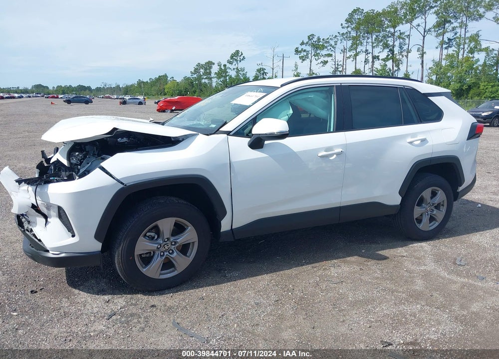 2024 TOYOTA RAV4 XLE VIN: 2T3W1RFV3RW308190