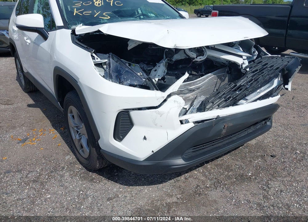 2024 TOYOTA RAV4 XLE VIN: 2T3W1RFV3RW308190