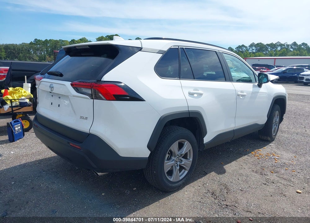 2024 TOYOTA RAV4 XLE VIN: 2T3W1RFV3RW308190