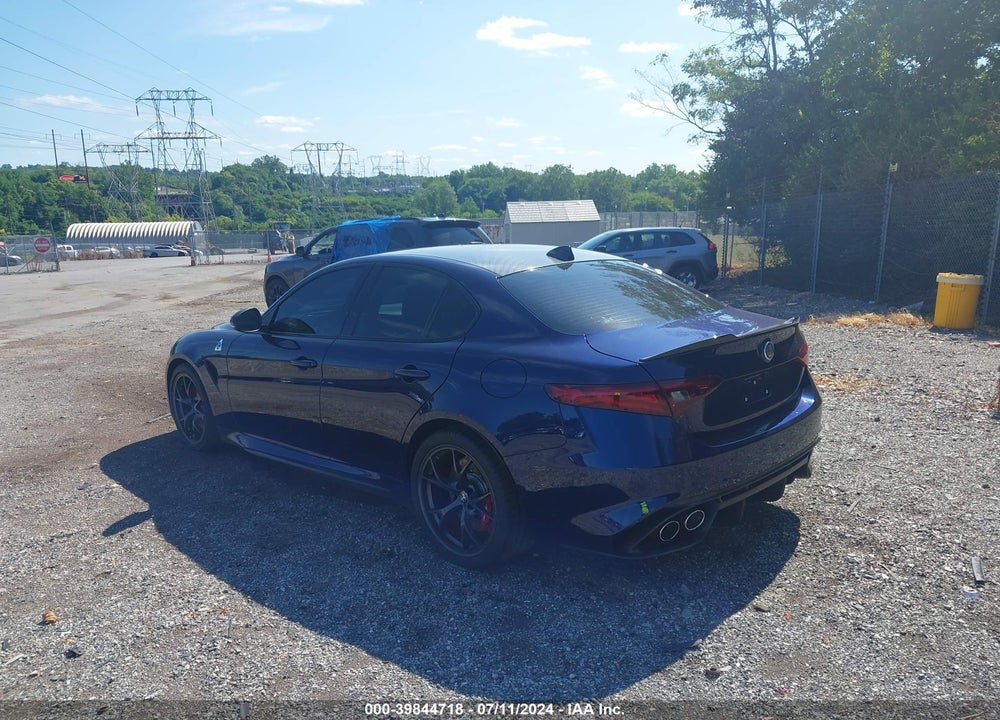 2018 ALFA ROMEO GIULIA QUADRIFOGLIO RWD VIN: ZARFAEAV7J7578724
