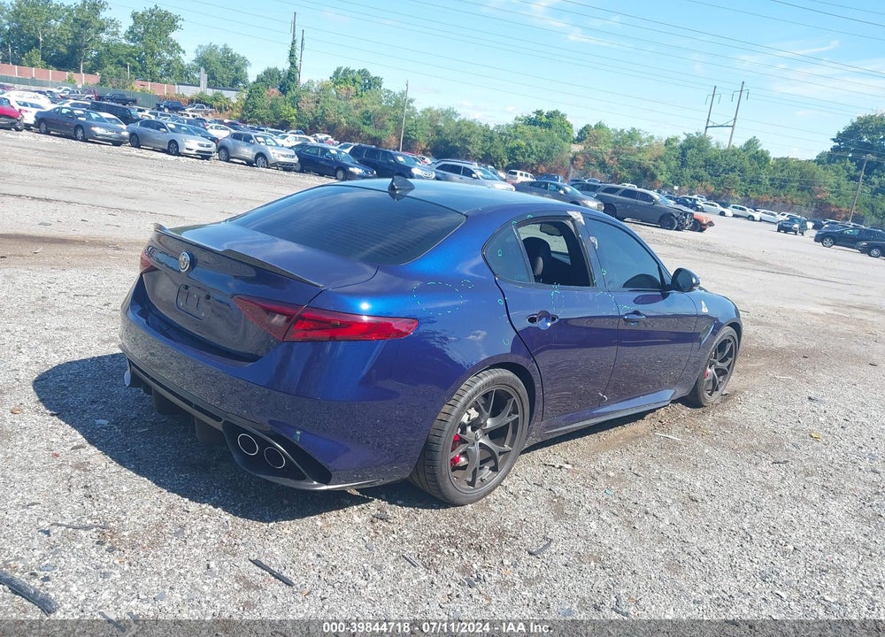 2018 ALFA ROMEO GIULIA QUADRIFOGLIO RWD VIN: ZARFAEAV7J7578724