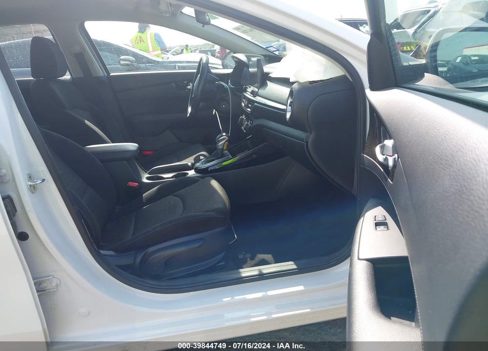 2019 KIA FORTE S VIN: 3KPF34AD0KE036047